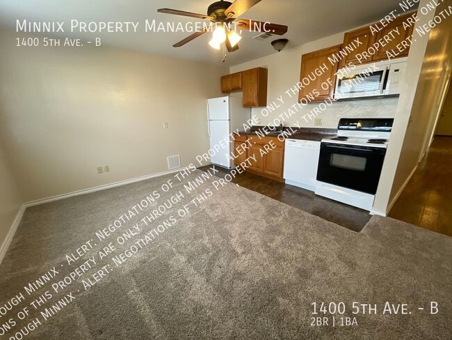 Building Photo - 1400 5th Ave. Unit B