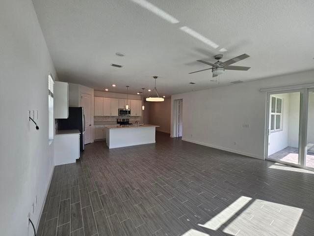 Foto del edificio - 15018 Three Ponds Trail