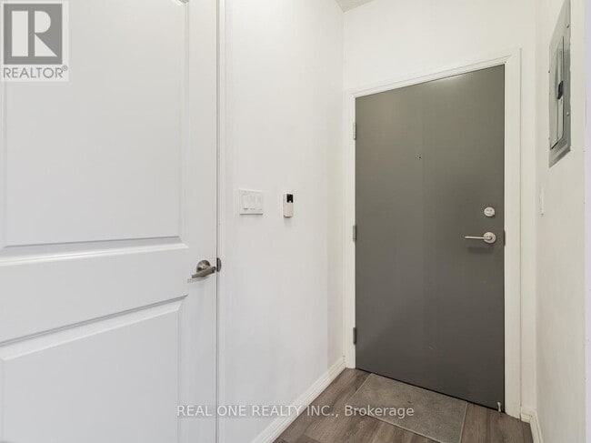 Building Photo - 35 Hayden St