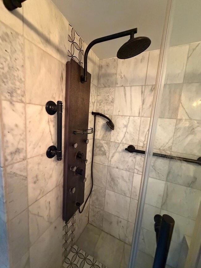 Photo - 5 Bedroom House