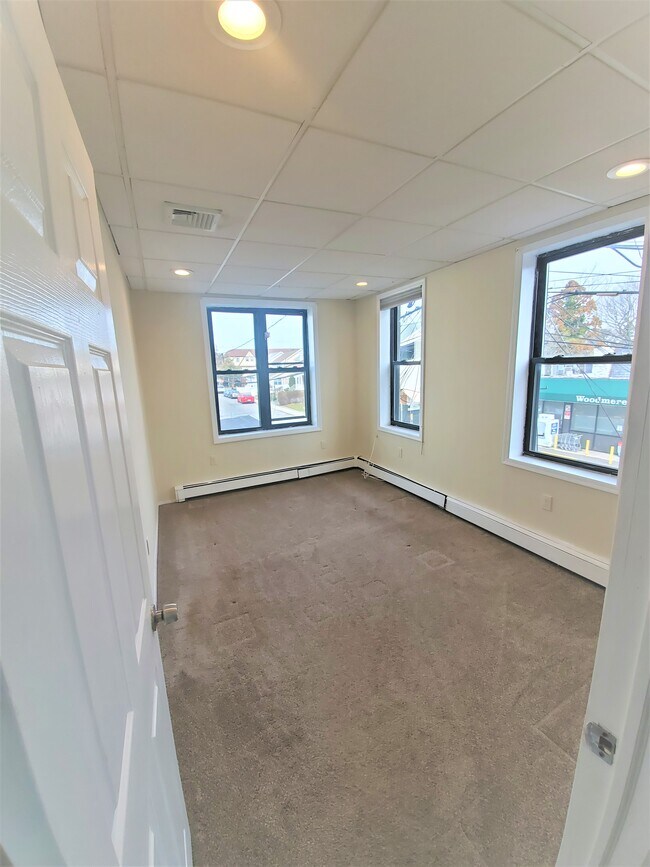 Building Photo - 1088 Broadway