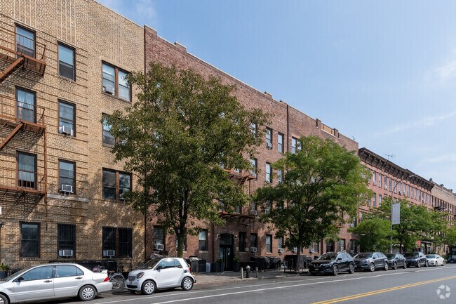 Building Photo - 111 Greenpoint Ave