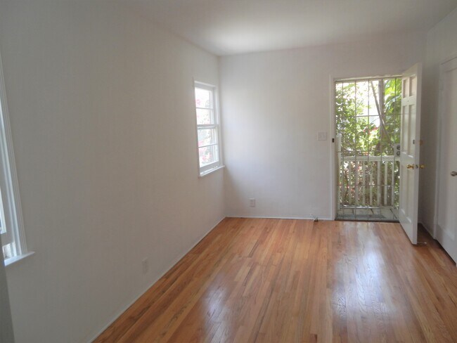 Foto del edificio - 1315 N Fairfax Ave