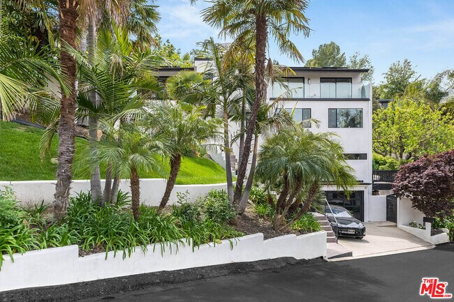 Building Photo - 4961 Marmol Dr
