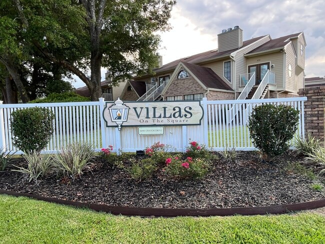 Building Photo - 5001 Grande Dr