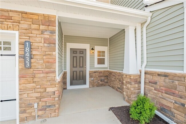 Foto del edificio - 18433 Palisades Ct