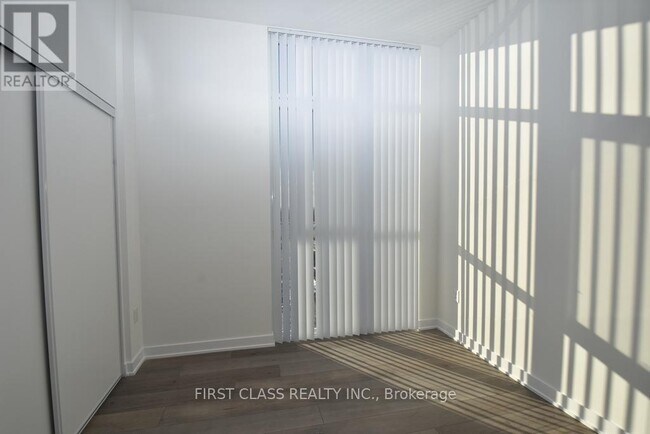 Photo du bâtiment - 10 Honeycrisp Cres