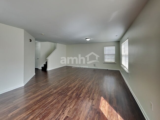 Building Photo - 8849 Laurel Run Dr