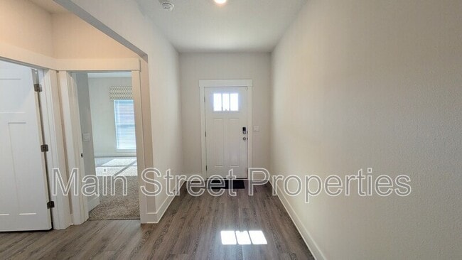 Building Photo - 3333 Southwind Dr