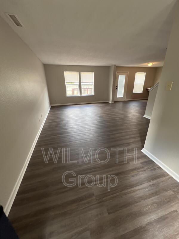 Foto del edificio - 4520 Connaught Dr E
