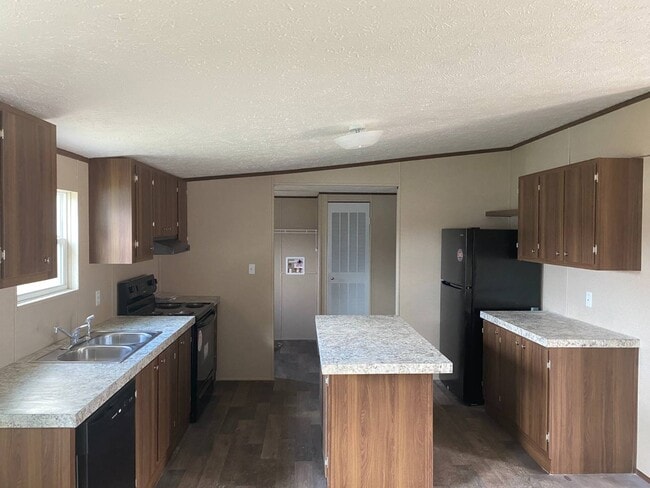 Building Photo - 105 High Ridge Ct