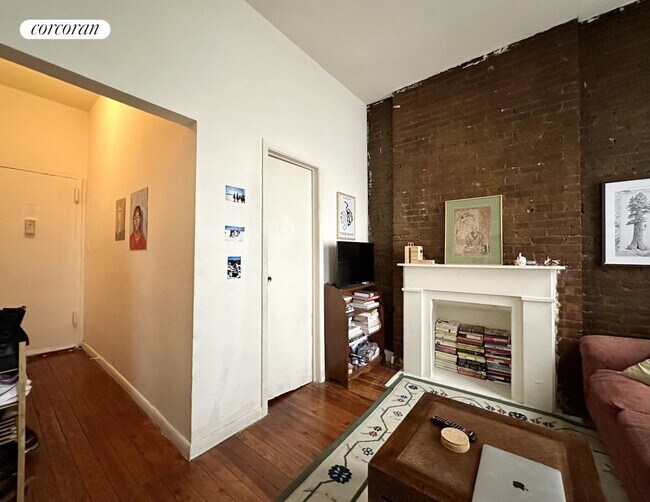 Foto del edificio - 306 W 21st St