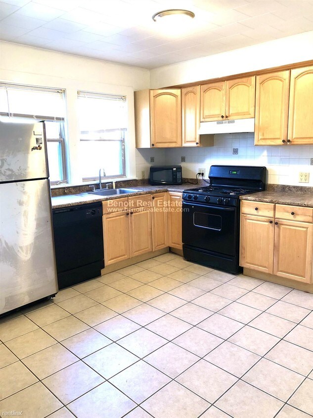 3 br, 1 bath - 33 Rose St - 3 br, 1 bath  - 33 Rose St