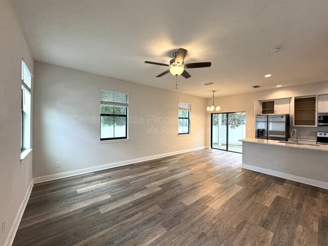 Photo - 2865 Mayer St House