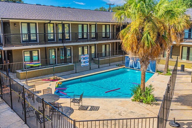 Foto del edificio - 7770 Meadow Rd