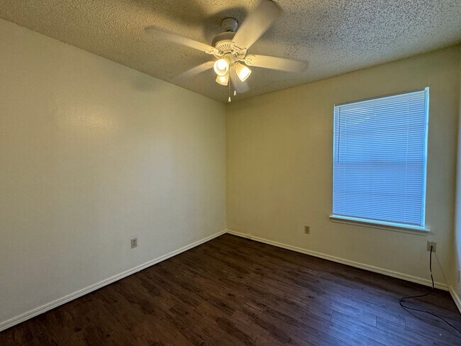 Foto del edificio - 6124 SW Oakcliff Ave