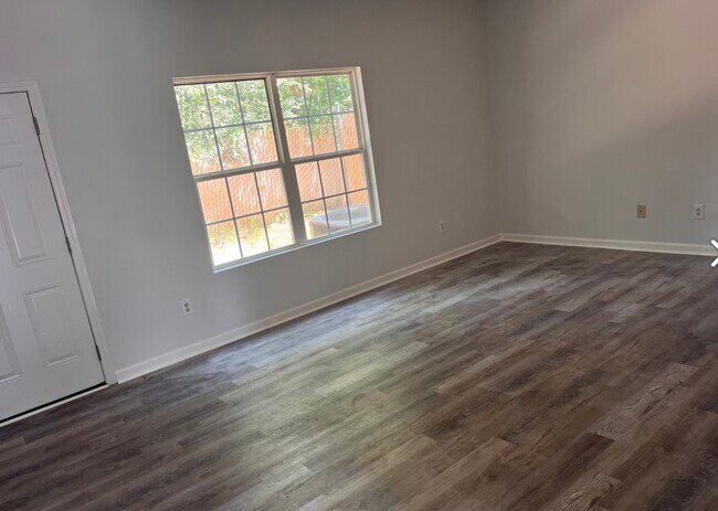 Foto del edificio - 637 Pointe S Pkwy