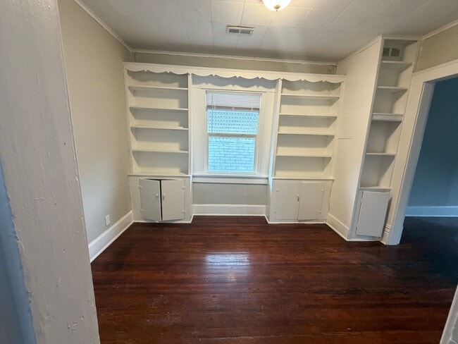 Building Photo - 1708 Faraon St