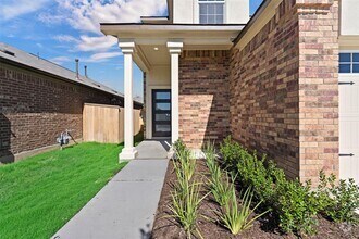 Building Photo - 105 Allegro Dr