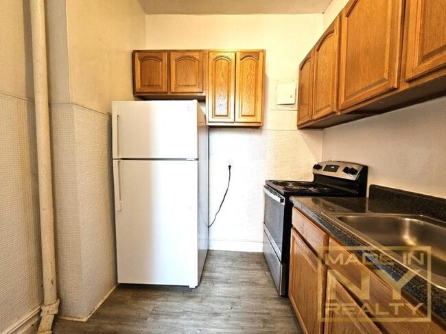 Foto del edificio - 1 bedroom in ASTORIA NY 11103