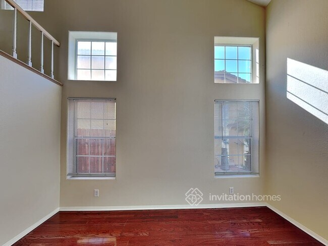 Building Photo - 39282 Calistoga Dr