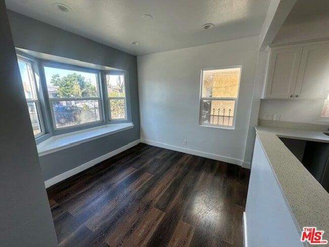 Building Photo - 228 E 89th St