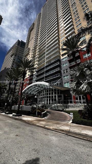 Building Photo - 1155 Brickell Bay Dr