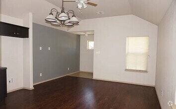 Building Photo - 267 Pendleton Ave
