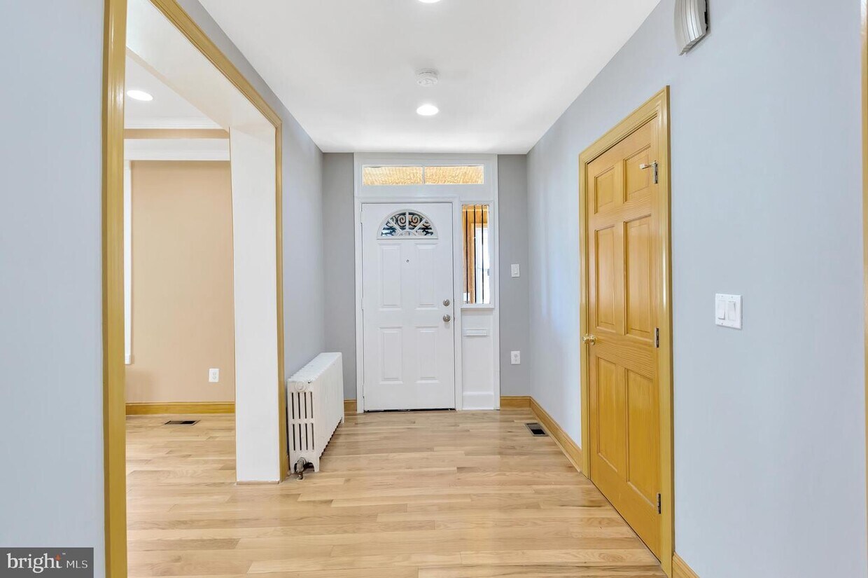 Foto principal - 1700 3rd St NE