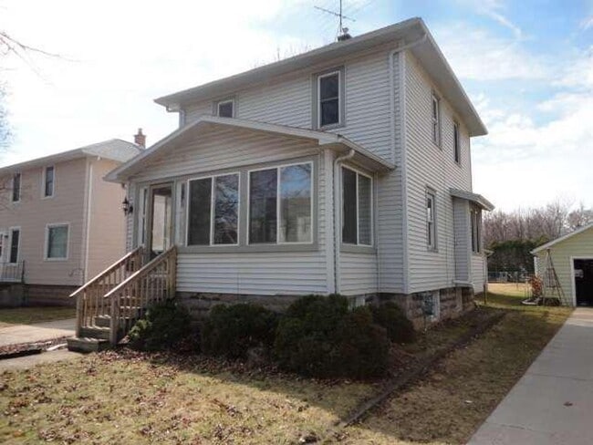 Building Photo - 336 Doty St