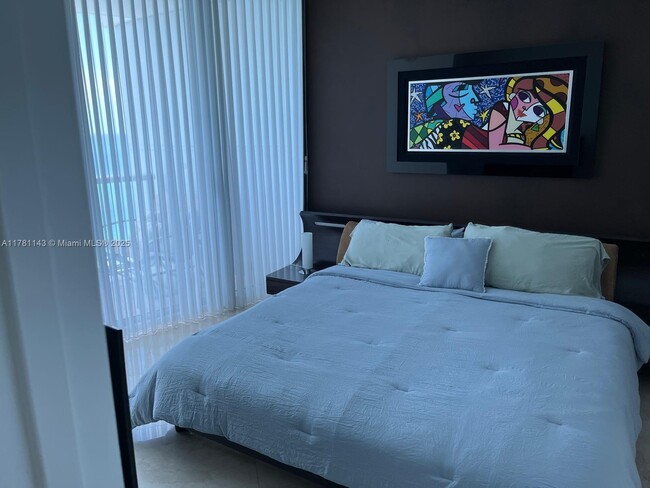 Foto del edificio - 17001 Collins Ave