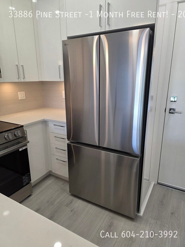 Building Photo - Brand New Jacob Building