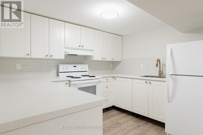 Photo du bâtiment - 336-336 Kingsleigh Ct