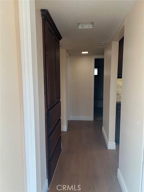 Foto del edificio - 6394 Perrin Way