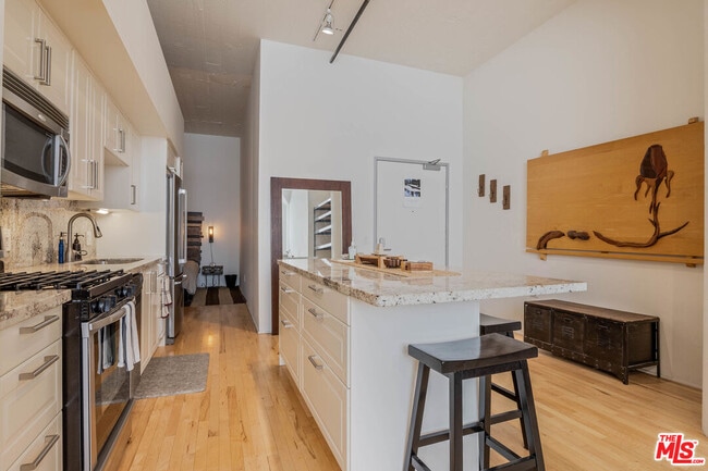 Building Photo - 420 San Pedro St