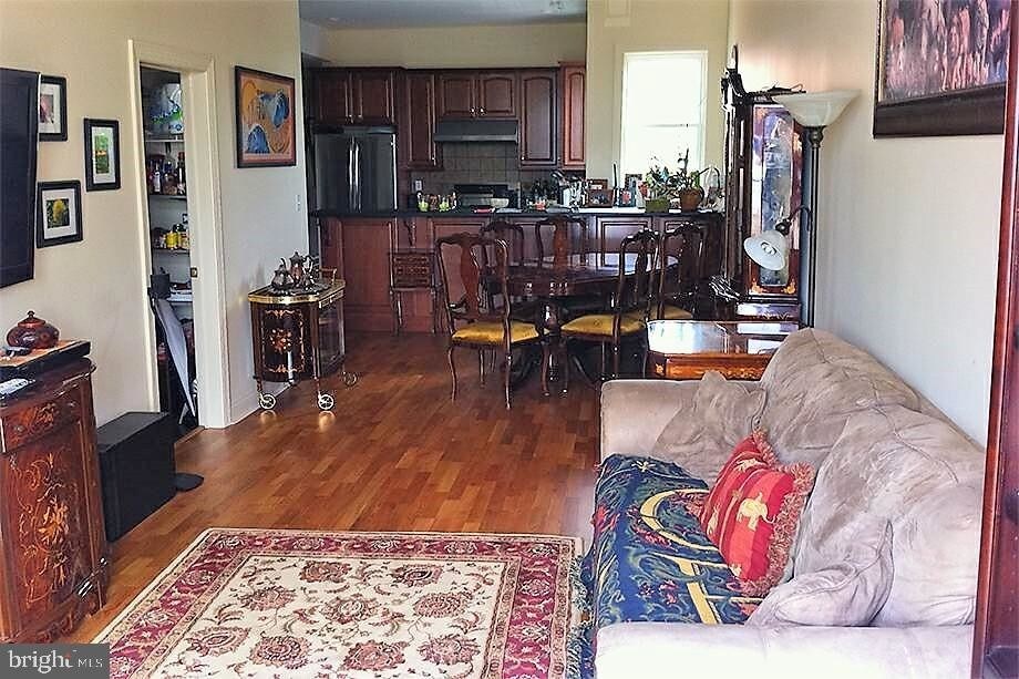 Primary Photo - 3933 Lancaster Ave