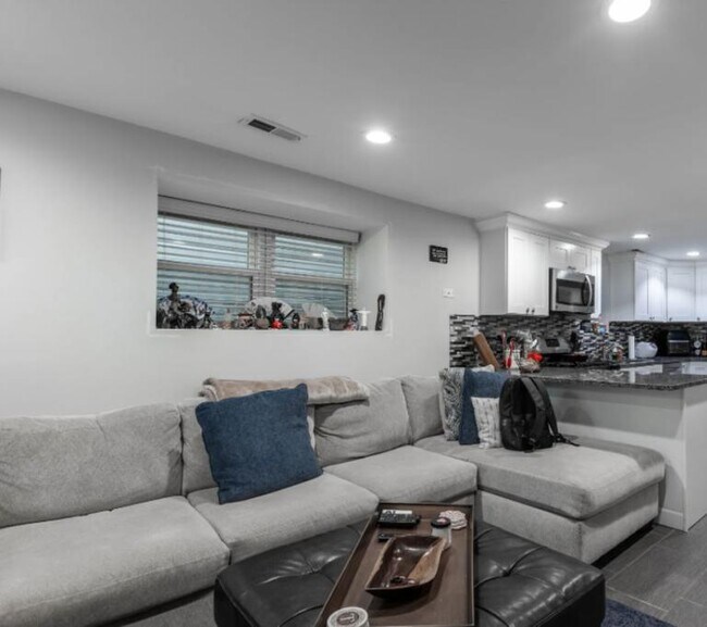 Foto del edificio - 2651 W Armitage Ave