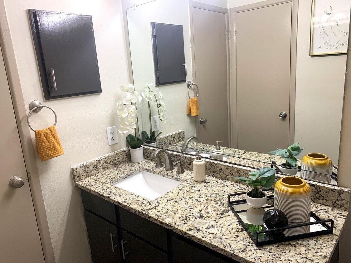 The Ellington Apartments 5315 Gawain Dr San Antonio, TX