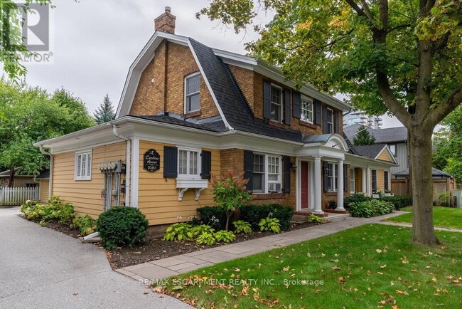 Building Photo - 2080 Caroline St