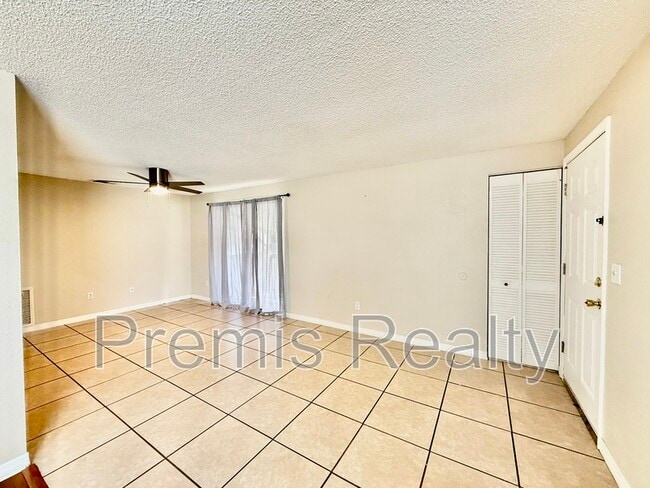Building Photo - 123 Loblolly Ct