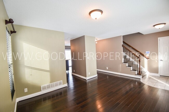 Building Photo - 4 Bedroom 3 Bath Home 3 Car Garage with la...
