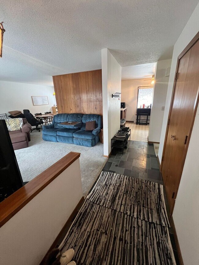 Foto del edificio - 1205 Brainerd Ave