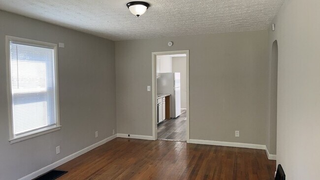 Foto del edificio - 250 E Parkwood Dr