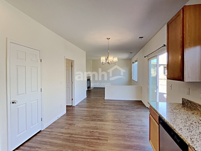 Foto del edificio - 9656 Nucla St