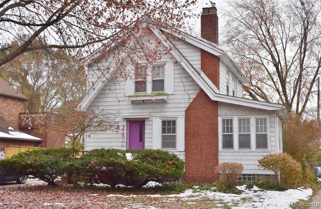 Foto principal - 215 W Maplehurst Ave