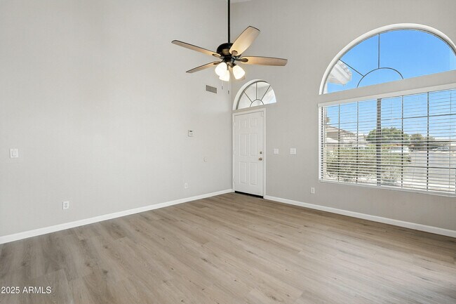 Building Photo - 6412 N 78th Ln
