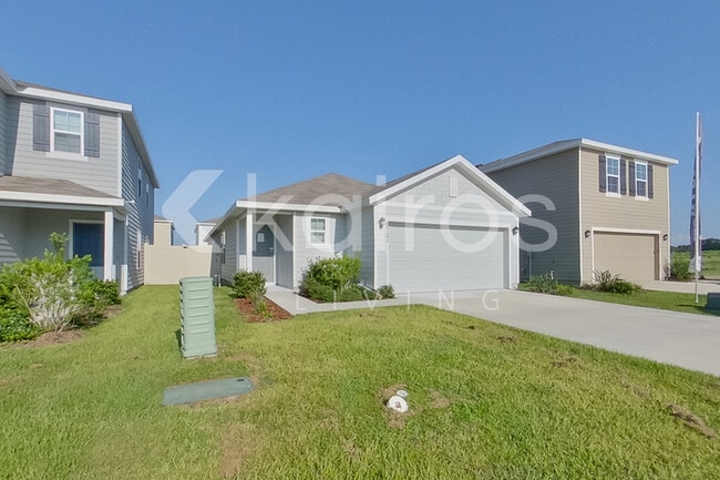 Building Photo - 8731 SW 44th Ct