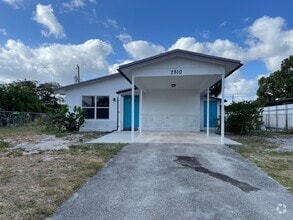 Building Photo - 2810 NW 26th St
