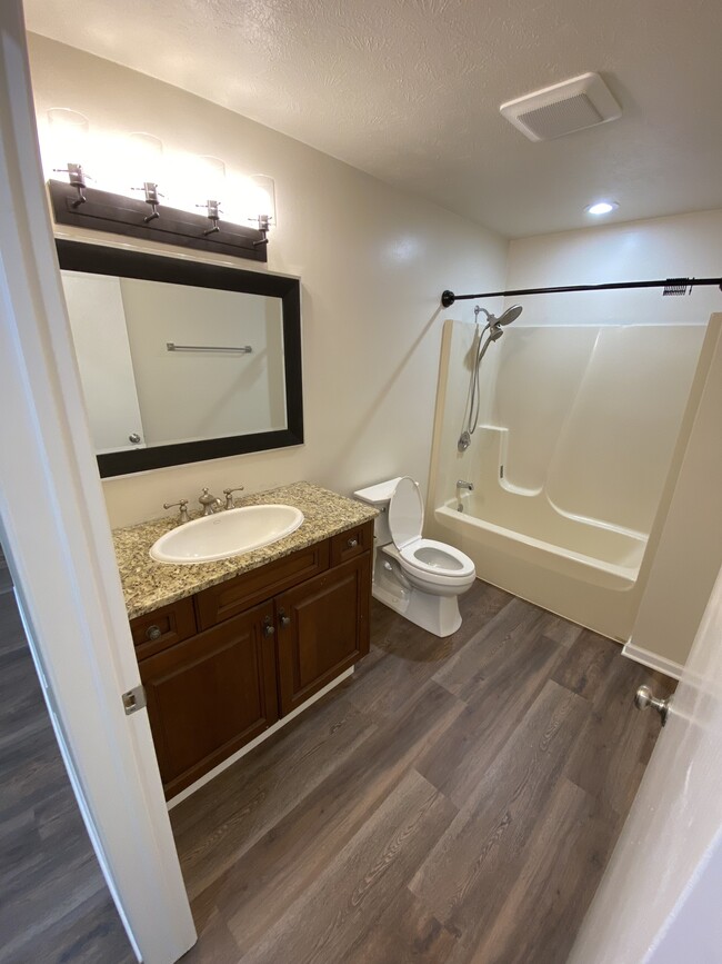 Building Photo - 226 Morning Star Ct