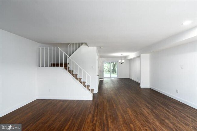 Foto del edificio - 3458 Norwood Pl